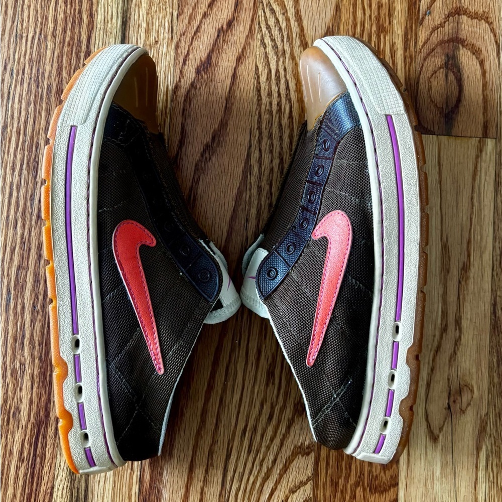 Nike 2006 Soaker Brown Slip On Sneakers with Orange and Purple Details